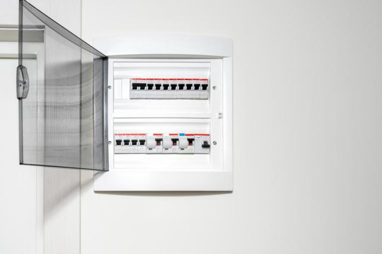 Comment réussir votre installation électrique à La Seyne-sur-Mer ?